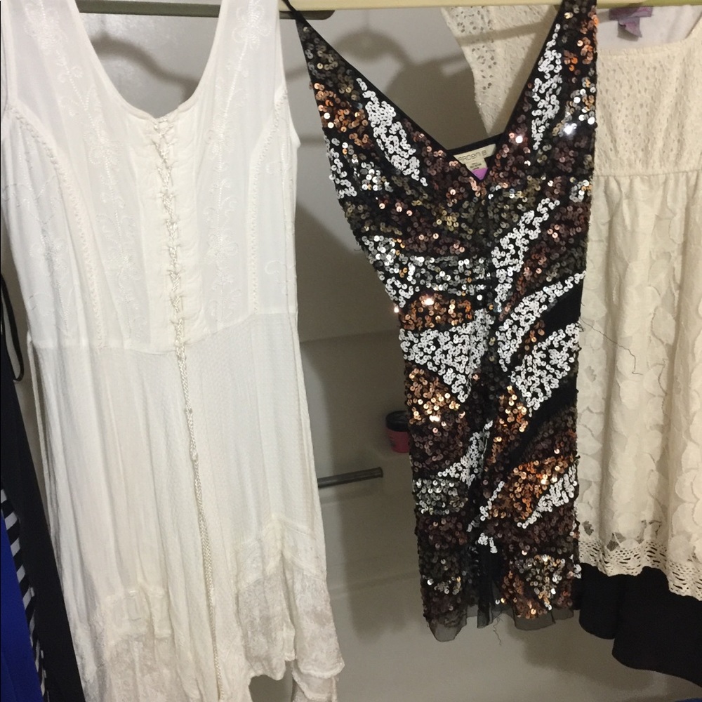 Dresses - Picture 7 of 7